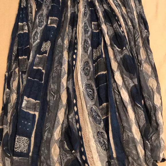 Falda - Picture 2 of 2